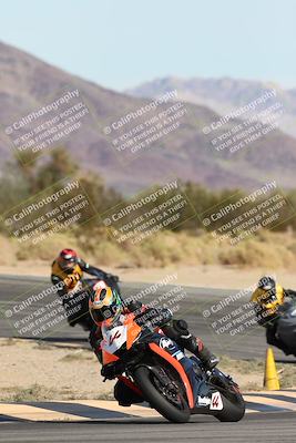 media/Nov-16-2025-Race Pace (Sun) [[8c5fa54630]]/Non Verified Riders (1st 20 Minutes)/2-Turn 10 (1010am)/